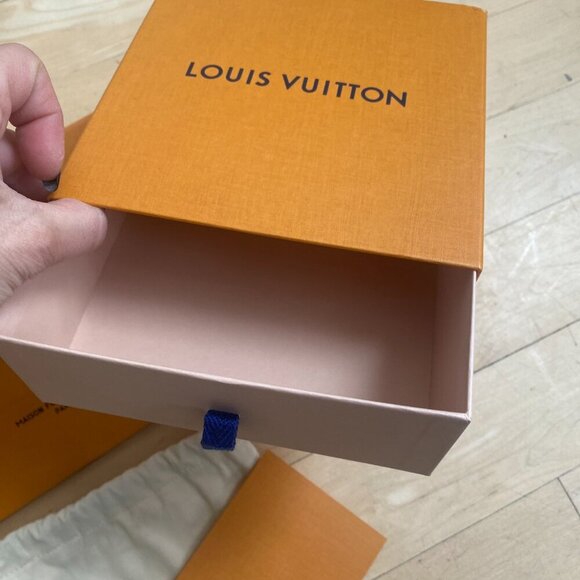 Louis Vuitton Empty Box storage includes dustbag and shopping bag - Picture 3 of 3